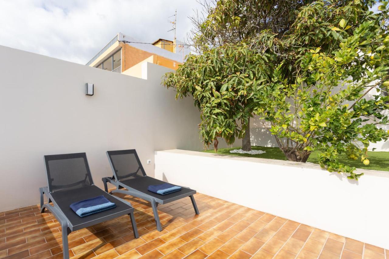Home2Book Stunning Beachfront House With Sea Views กันเดลาเรีย ภายนอก รูปภาพ