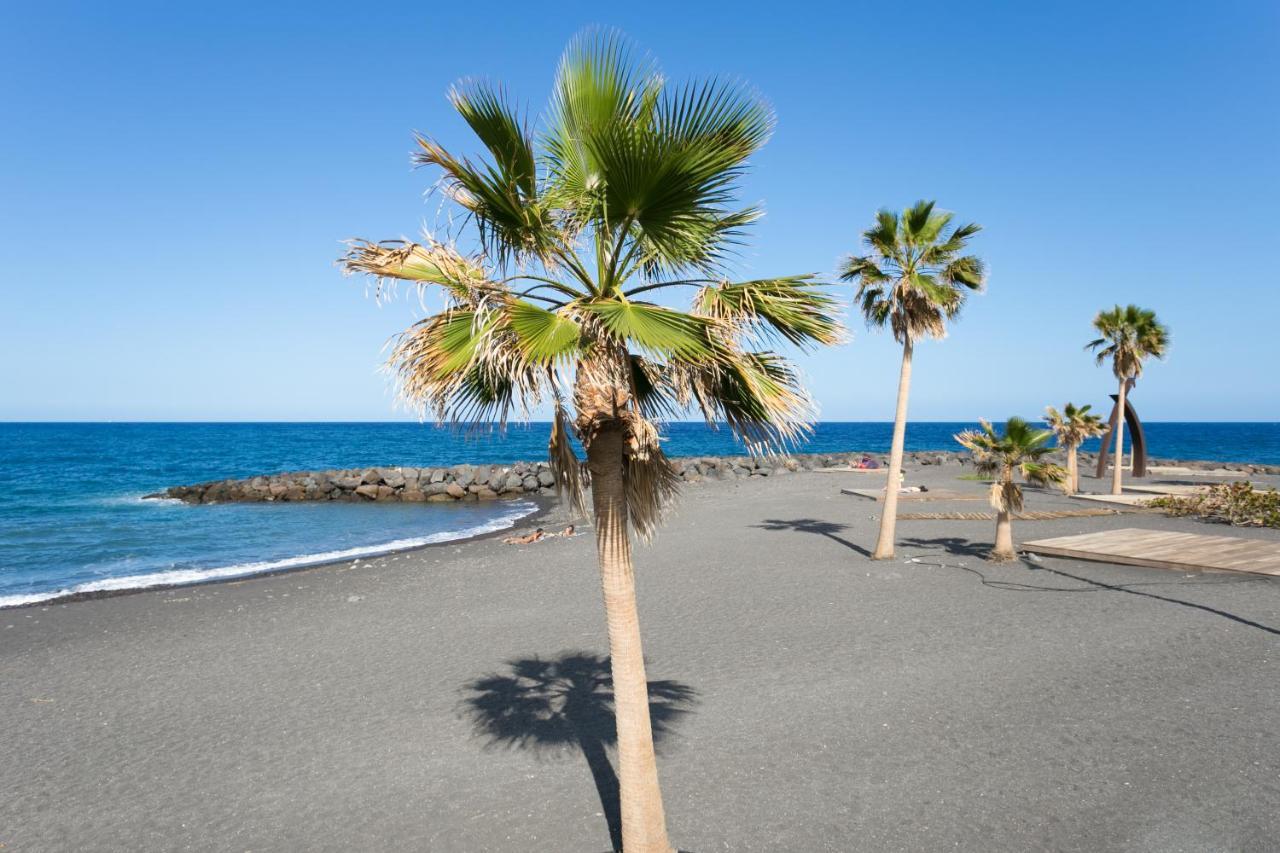 Home2Book Stunning Beachfront House With Sea Views กันเดลาเรีย ภายนอก รูปภาพ