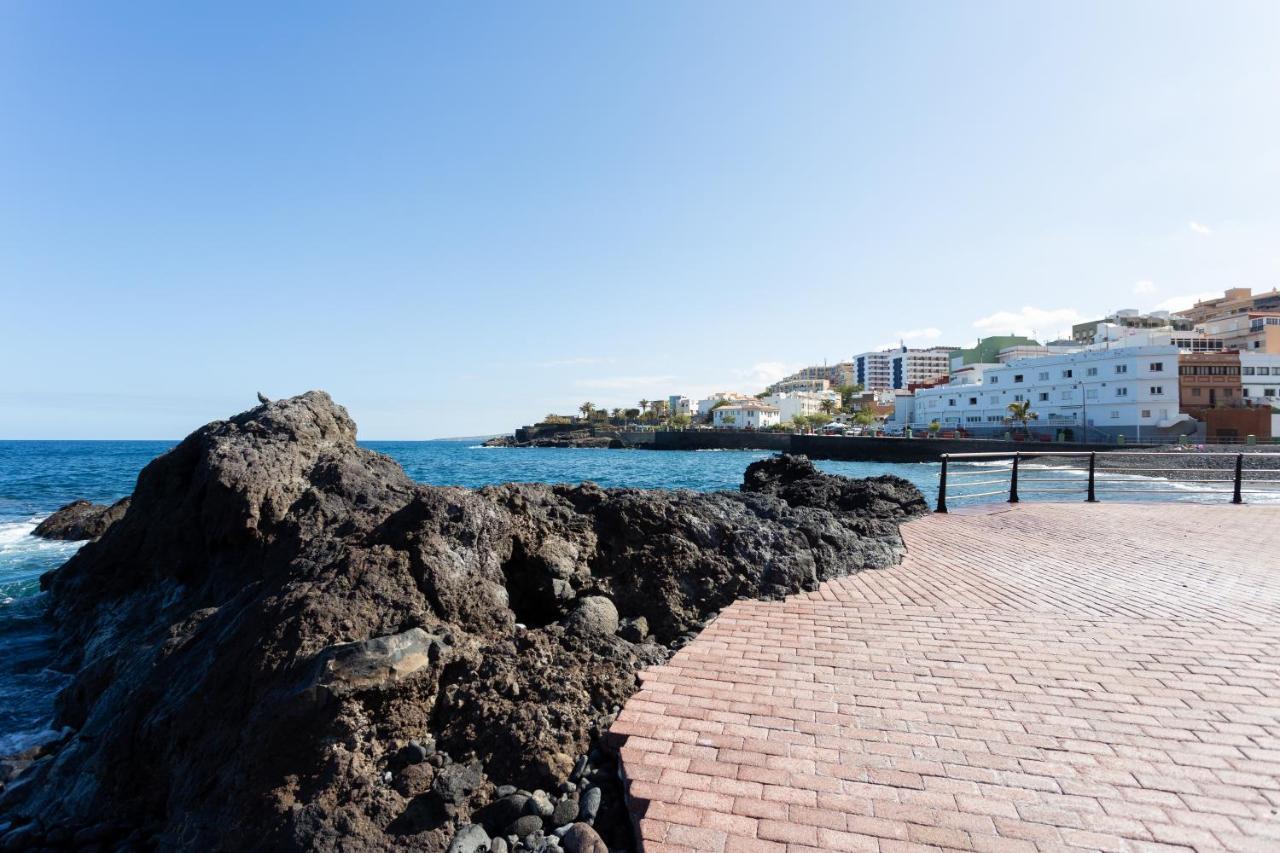 Home2Book Stunning Beachfront House With Sea Views กันเดลาเรีย ภายนอก รูปภาพ