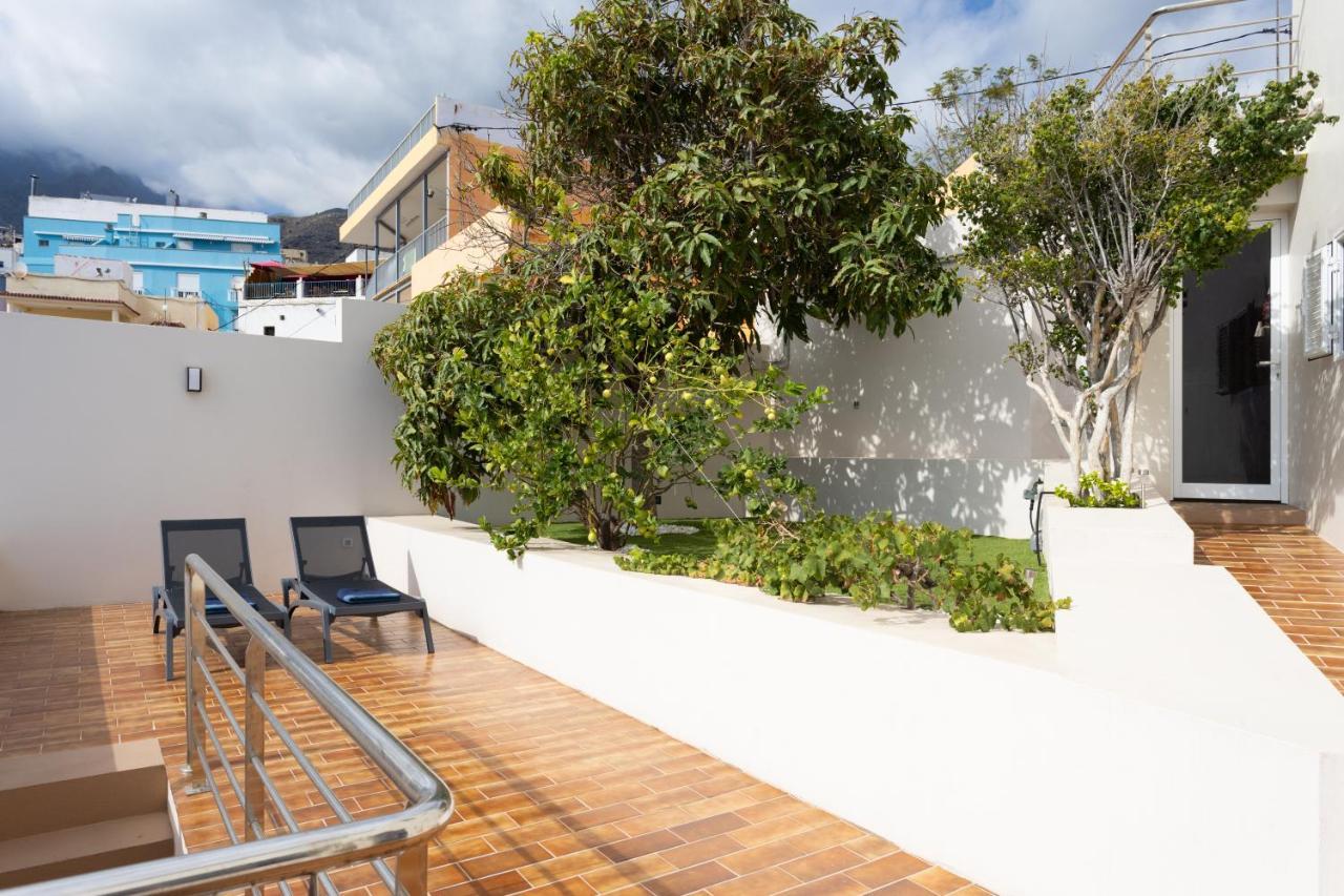 Home2Book Stunning Beachfront House With Sea Views กันเดลาเรีย ภายนอก รูปภาพ