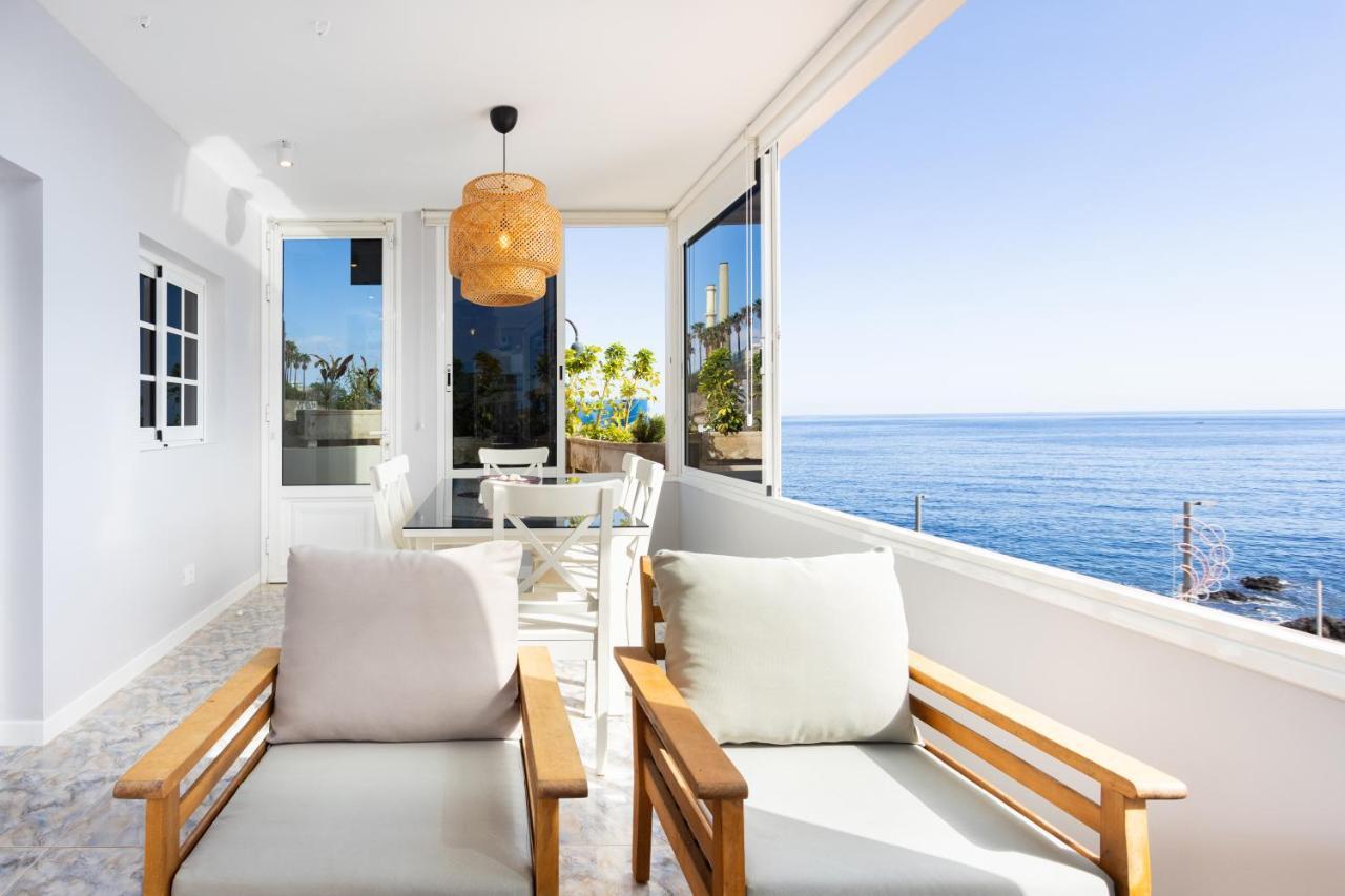 Home2Book Stunning Beachfront House With Sea Views กันเดลาเรีย ภายนอก รูปภาพ