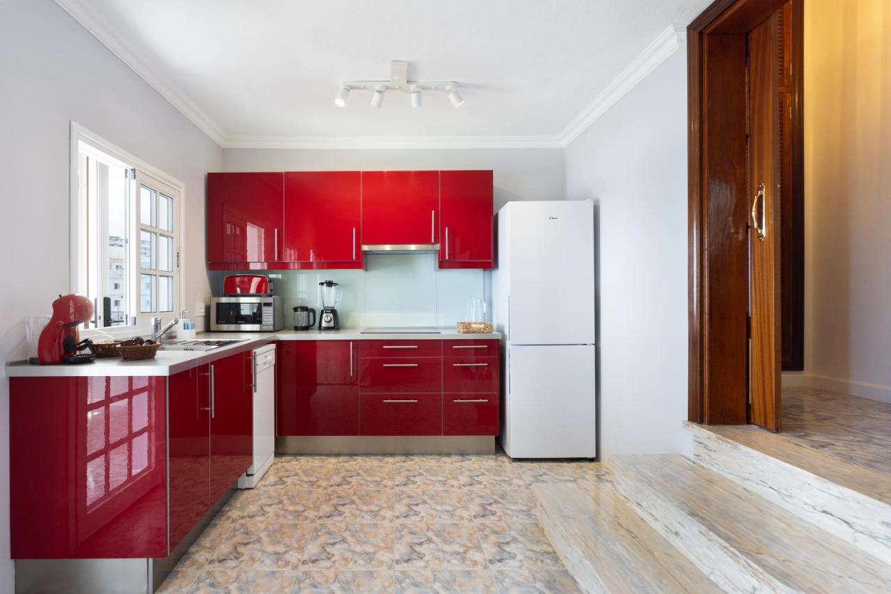 Home2Book Stunning Beachfront House With Sea Views กันเดลาเรีย ภายนอก รูปภาพ